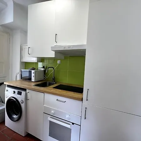 Retreat - Walk To The * Estoril